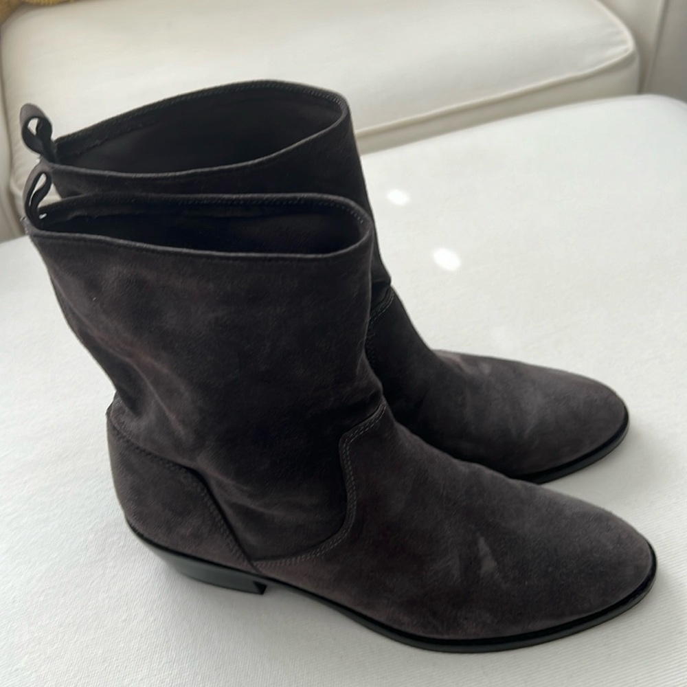 Via Spiga Graphite Gray Slouch Suede Boots Stacked Heel.
